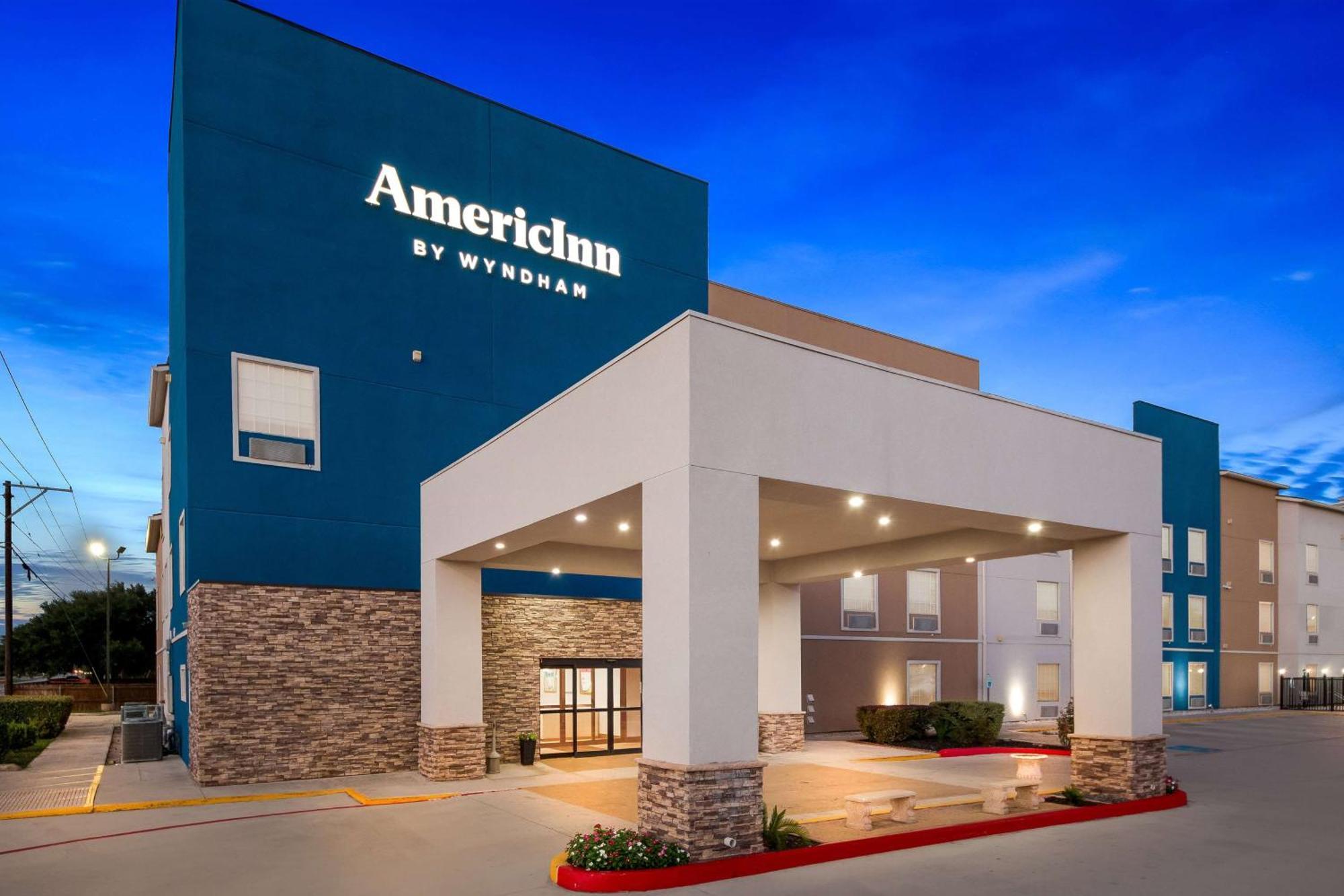 Americinn By Wyndham ניו בראונפלס מראה חיצוני תמונה