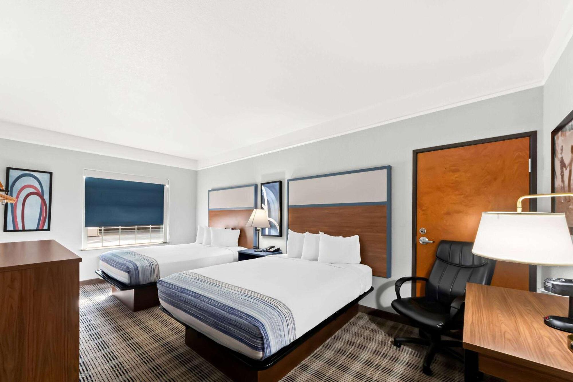 Americinn By Wyndham ניו בראונפלס מראה חיצוני תמונה