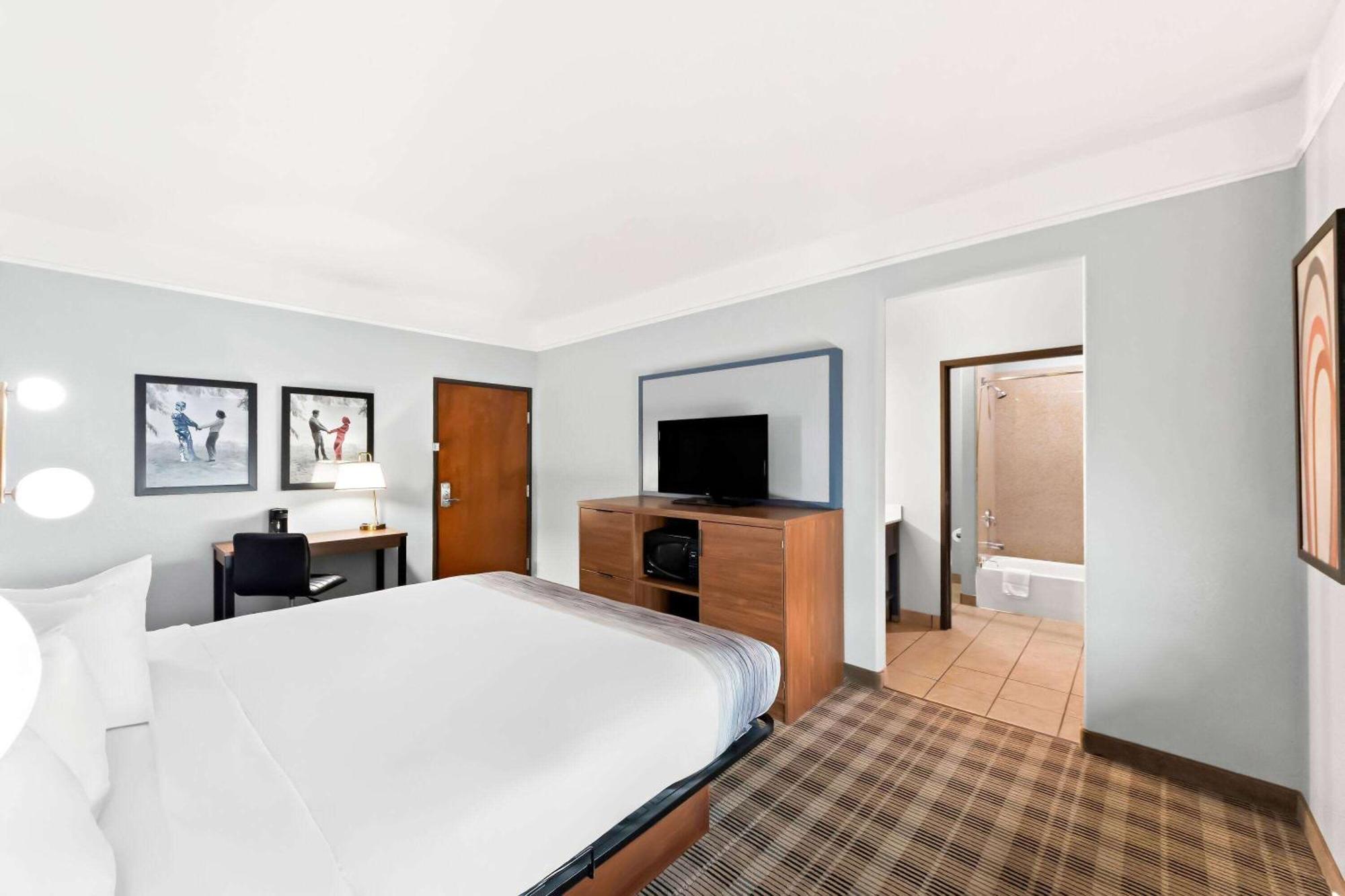 Americinn By Wyndham ניו בראונפלס מראה חיצוני תמונה