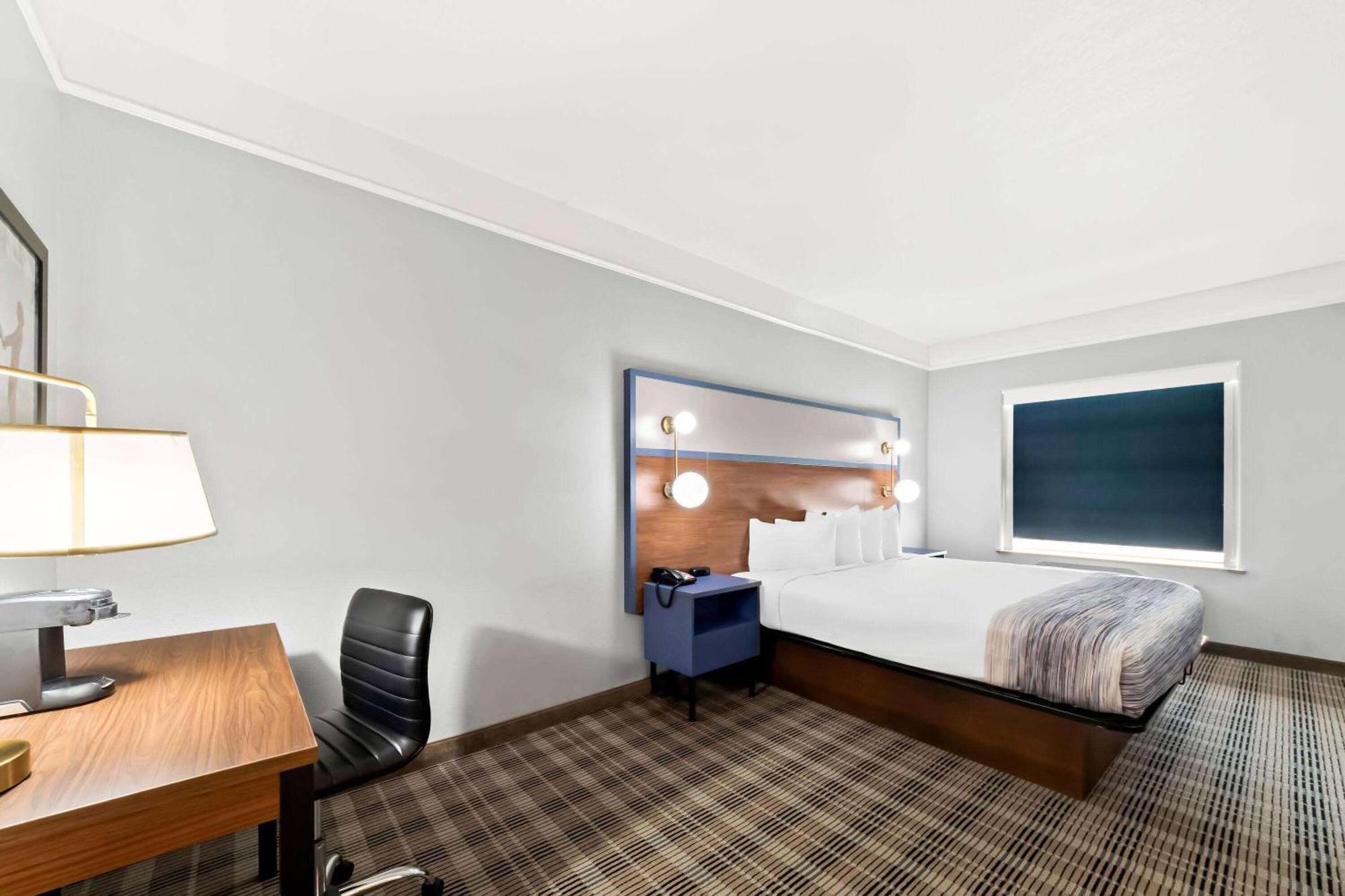 Americinn By Wyndham ניו בראונפלס מראה חיצוני תמונה
