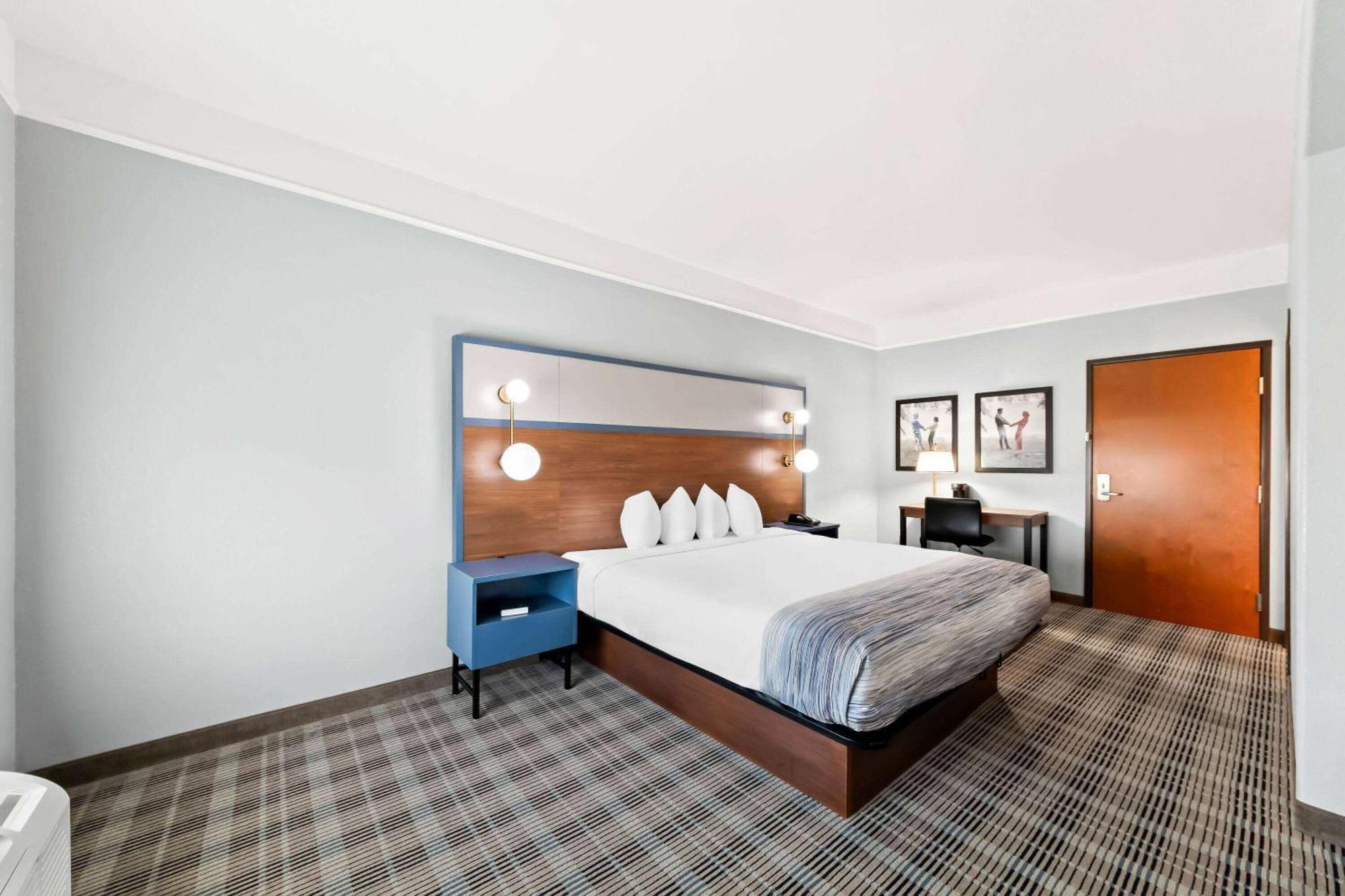 Americinn By Wyndham ניו בראונפלס מראה חיצוני תמונה